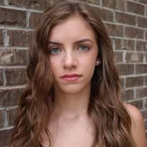 Meet your Posher, Brenna